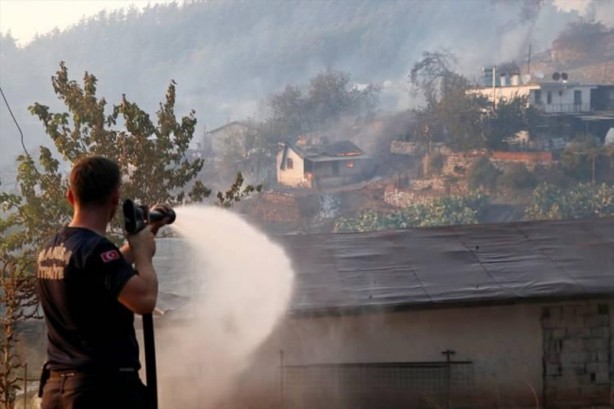 Foto - Marmaris’ten iç acıtan kareler! Yangın öncesi ve sonrası havadan görüntülendi