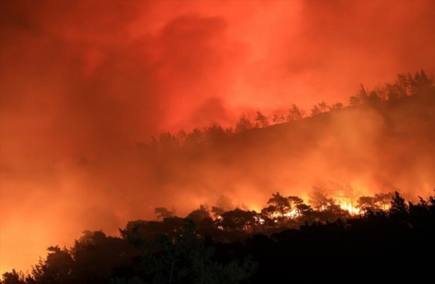 Foto - Marmaris’ten iç acıtan kareler! Yangın öncesi ve sonrası havadan görüntülendi