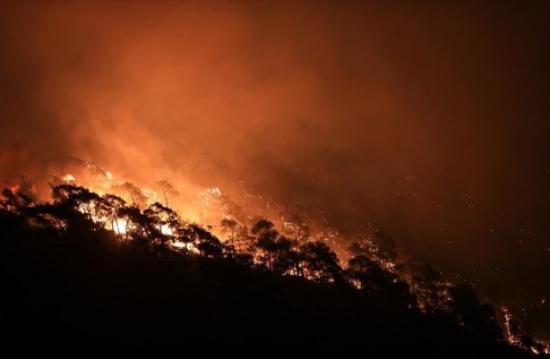 Foto - Marmaris’ten iç acıtan kareler! Yangın öncesi ve sonrası havadan görüntülendi