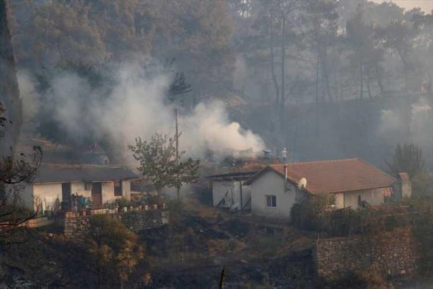 Foto - Marmaris’ten iç acıtan kareler! Yangın öncesi ve sonrası havadan görüntülendi