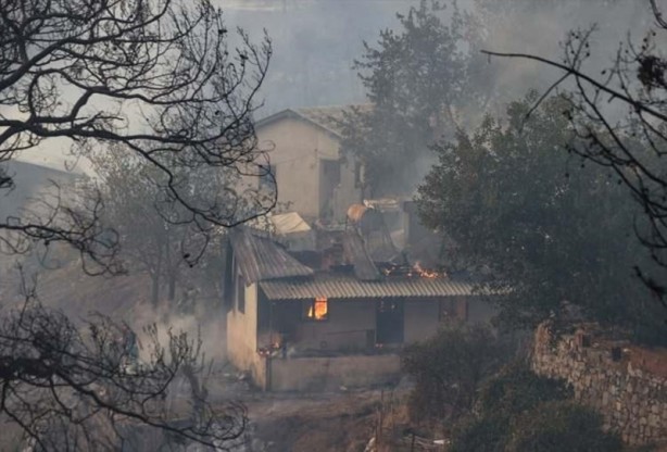 Foto - Marmaris’ten iç acıtan kareler! Yangın öncesi ve sonrası havadan görüntülendi