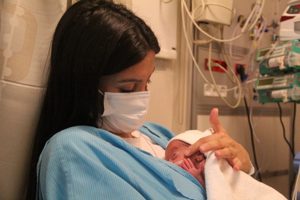 Foto - Maşallah! 3'üzü olan baba gülmekten kırdı geçirdi