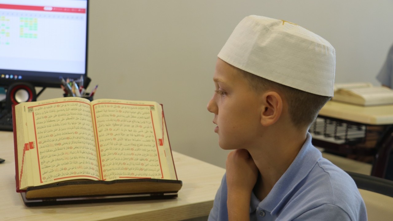 Maşallah kardeşimize!.. 5 ayda hafızlığını tamamladı