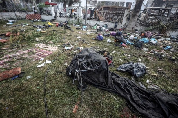 Foto - Maskara mahlûku görün! Tam bir kepazelik
