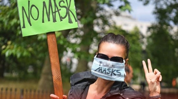 Foto - Maske ve aşı karşıtları sokağa indi: Bill Gates tarafından ortaya çıkarıldı!