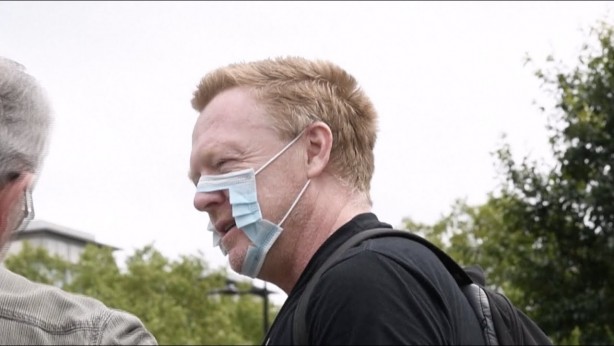 Foto - Maske ve aşı karşıtları sokağa indi: Bill Gates tarafından ortaya çıkarıldı!