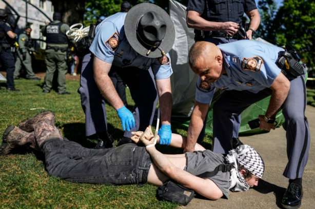 Foto - Maskeler birer birer düşüyor! ABD’nin akademik özgürlüğü İsrail’e kadar