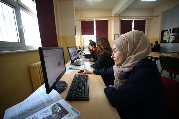 Foto - Matbaa atölyesinde geleceğe hazırlanıyorlar