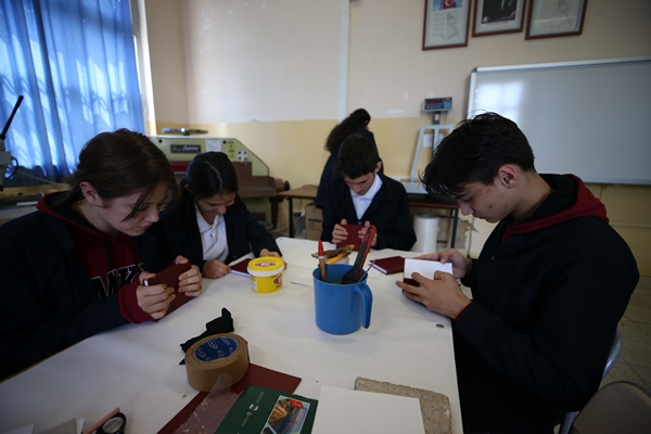 Foto - Matbaa atölyesinde geleceğe hazırlanıyorlar