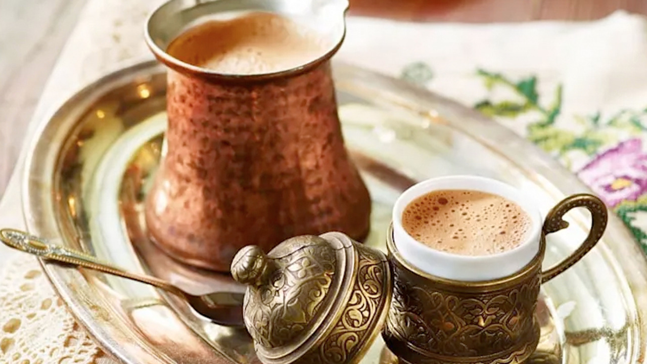 Foto - Matcha mı yoksa filtre kahve mi? İki içecek kıyasıya rekabet ediyor! Zayıflamak isteyenler...