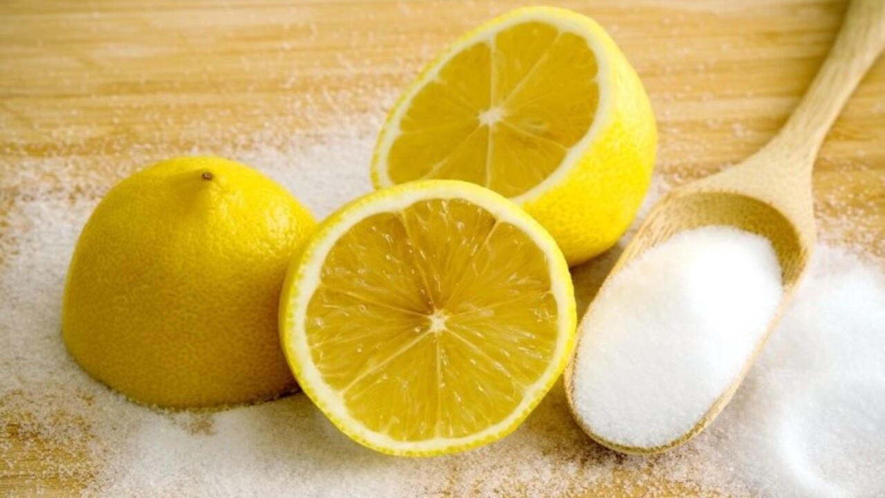 Foto - Matlaştı diye sakın çöpe atmayın! Çatal ve bıçakları ayna gibi parlatan doğal yöntem açıklandı