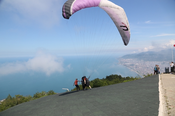 Foto - Mavi ile yeşilin buluştuğu kent yamaç paraşütçülerini ağırlıyor