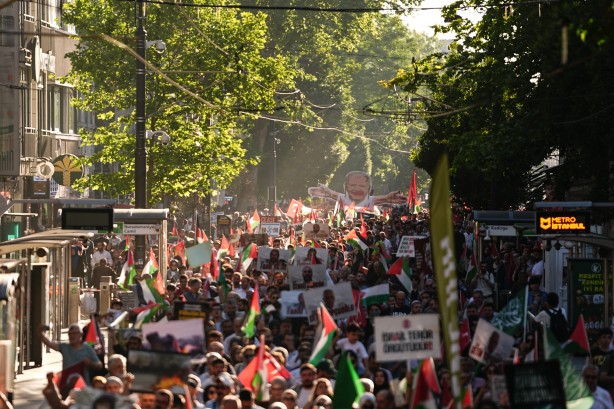 Foto - Mavi Marmara şehitleri Beyazıt Meydanı'nda anıldı!