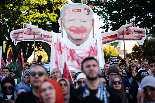 Foto - Mavi Marmara şehitleri Beyazıt Meydanı'nda anıldı!