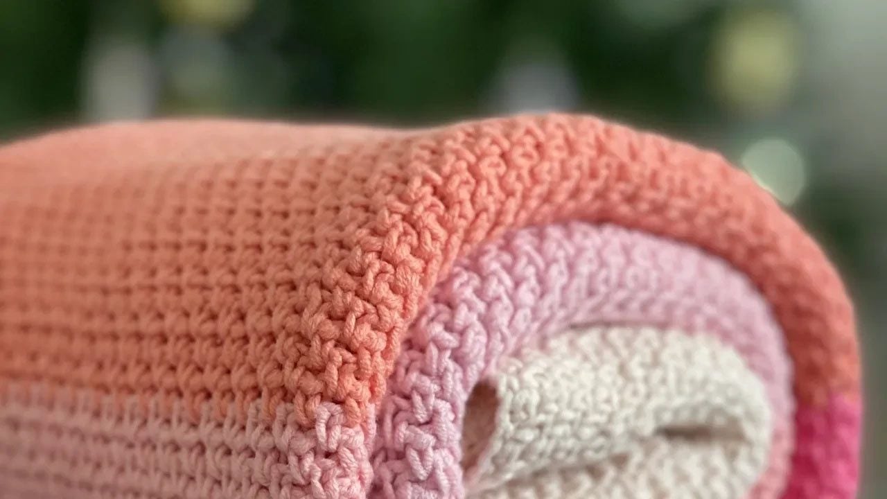 Foto - Sarı, mavi gibi renklerle geri döndü! Örgü ile yapılan o battaniye modelleri artık yeniden trend oldu 