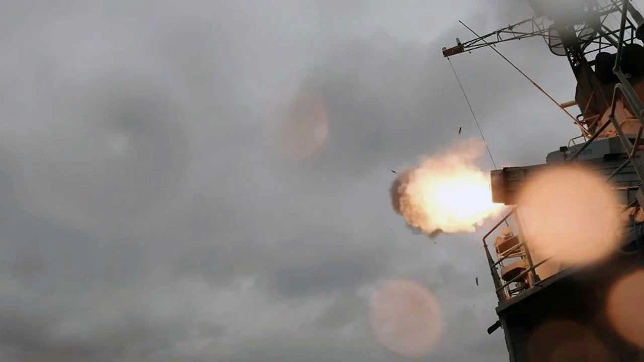 Foto - Mavi Vatan ile Göksur'da bir ilk! Yerli füze hedefi tam isabet vurdu