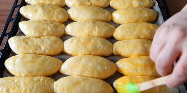 Foto - Mayasız susamlı poğaça tarifi: Kahvaltı için pratik, enfes tarif 