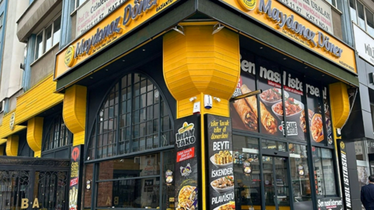 Maydanoz Döner'le ilgili skandal patlamıştı! Galatasaray yalanladı ama sosyal medyada Galatasaraylılar reklamını yapmış...