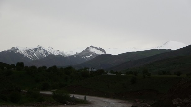Foto - Mayıs ayında kar yağdı! Dağlar beyaza büründü