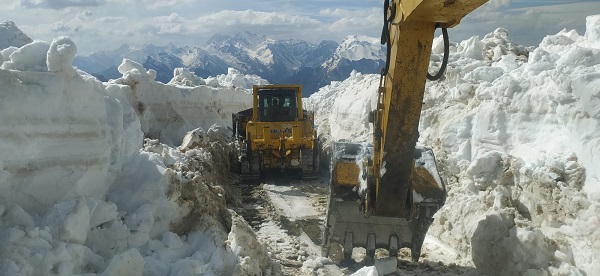 Foto - Mayıs ayında karla mücadele çalışmaları sürüyor