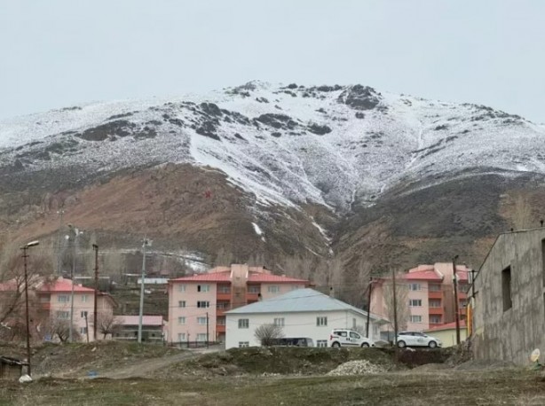 Foto - Mayıs ayında kış yüzünü tekrar gösterdi! 