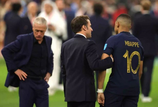 Foto - Mbappe yıkıldı! Macron teselli etti