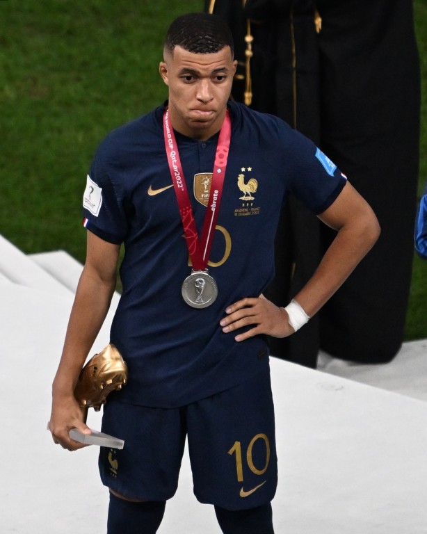 Foto - Mbappe yıkıldı! Macron teselli etti