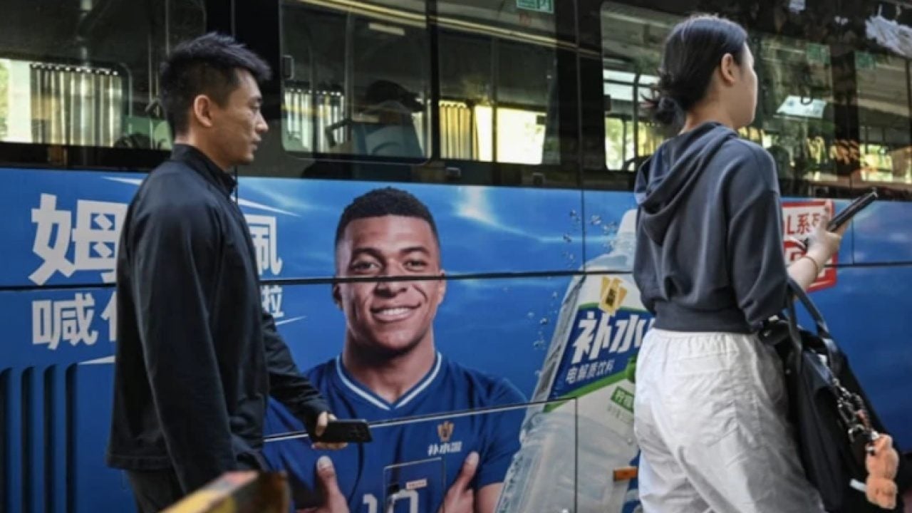 Foto - Mbappe'nin sözleri Çin'i karıştırdı! Taraftarlar formasını yaktı