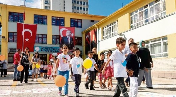 MEB’den flaş yenilik! Tüm velileri ilgilendiriyor! Artık okulların internet sitelerinden alınacak 