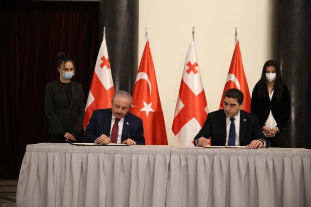 Foto - Meclis Başkanı Mustafa Şentop Tiflis'te