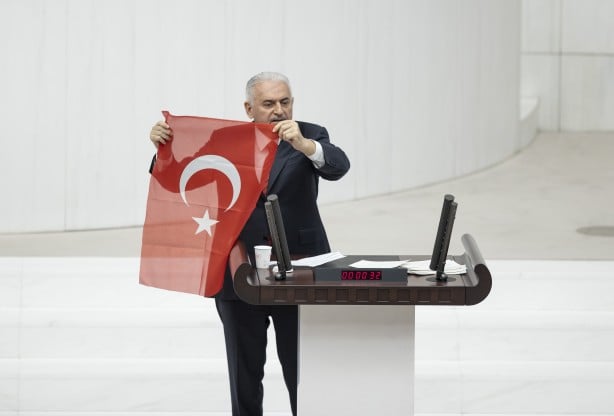 Foto - Meclis kürsüsüne son kez çıkan Binali Yıldırım'ın konuşması ayakta alkışlandı!