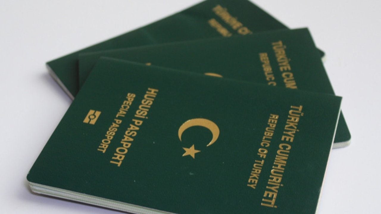 Meclis’e sessiz sedasız sunuldu! Bu 4 meslek grubu için yeşil pasaport teklifi
