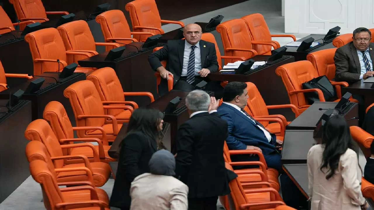 Foto - Meclis'te gerginlik! İYİ Parti ve DEM'liler arasında tartışma