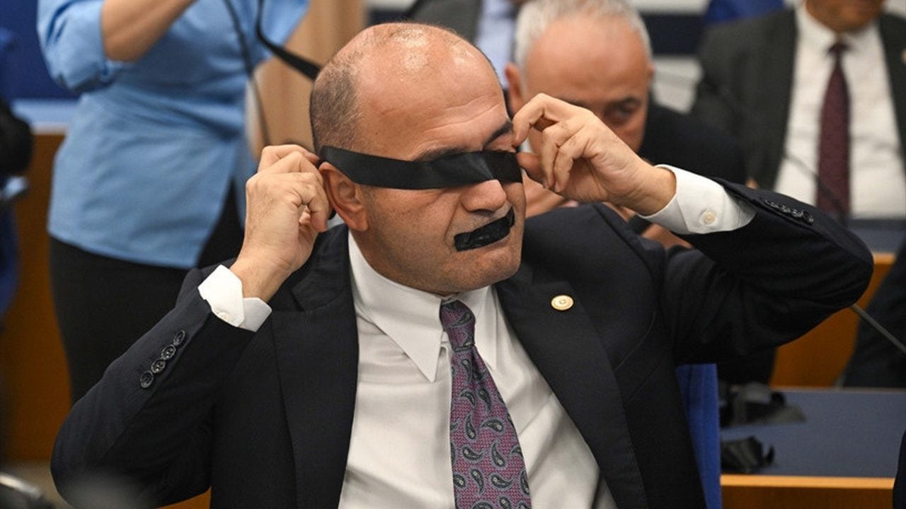 Foto - Meclis’teki dumura uğratan bantlı eylemi yapan Yeni Partililer dert yandı: Rezil kepaze olduk