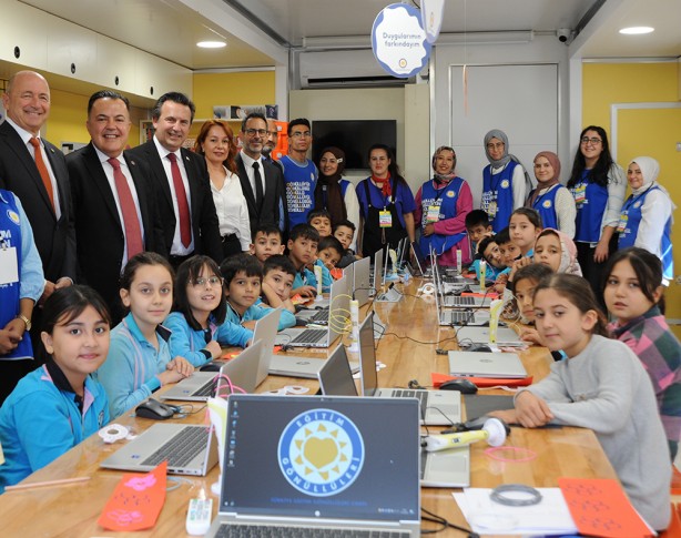 Foto - MediaMarkt 24 bin çocuğa umut olacak