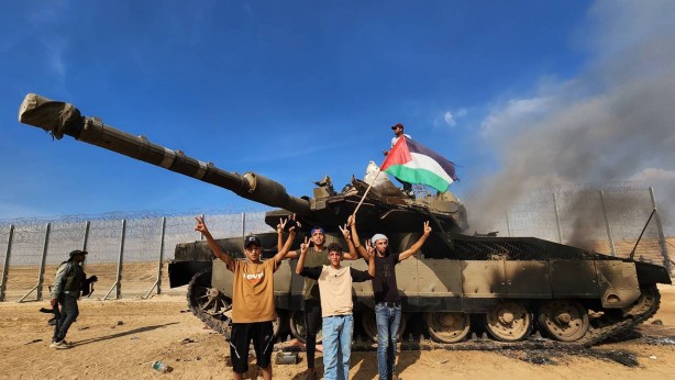 Foto - Meğer bunun için harekete geçmiş! Kusmuğunda boğul rezil herif