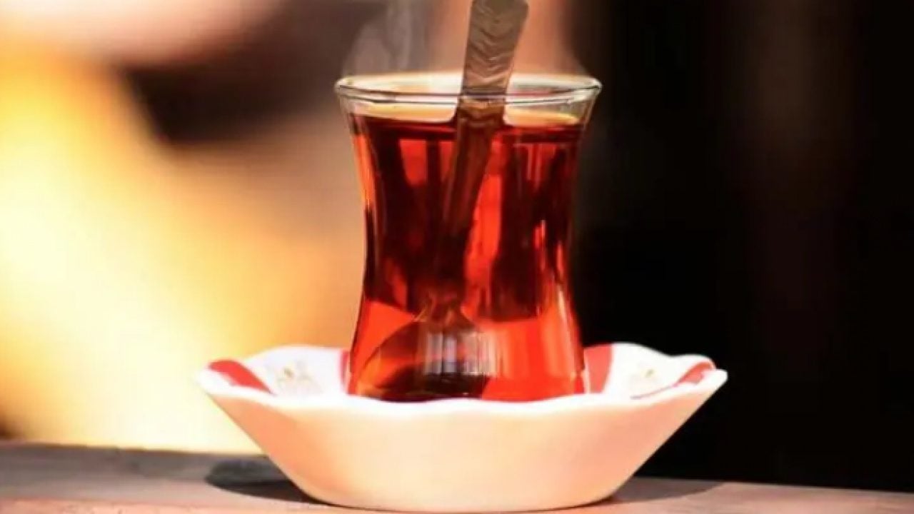 Foto - Meğer büyük hata yapıyormuşuz: Çayı böyle içenler dikkat!