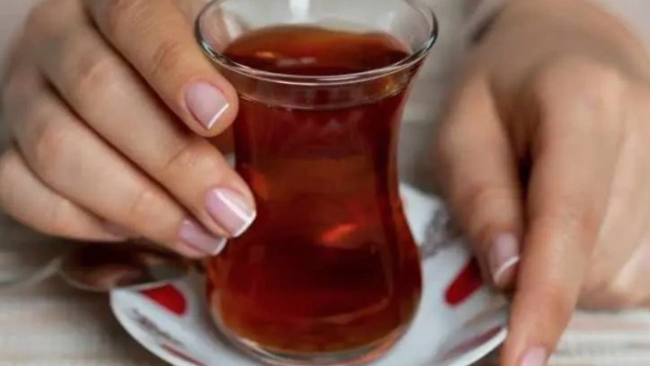 Foto - Meğer büyük hata yapıyormuşuz: Çayı böyle içenler dikkat!