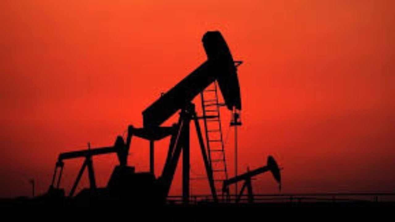 Foto - Meğer orada devasa rezerv yatıyormuş! Birden bin 500 varil petrol ve 8 milyon metreküp doğal gaz fışkırdı
