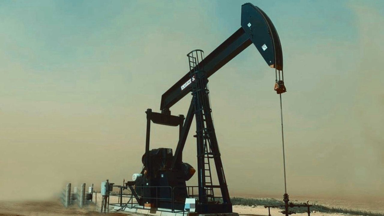 Foto - Meğer orada devasa rezerv yatıyormuş! Birden bin 500 varil petrol ve 8 milyon metreküp doğal gaz fışkırdı