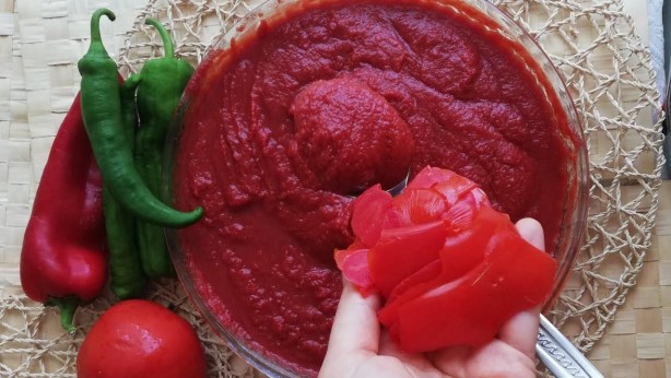 Foto - Meğer yanlış biliyormuşuz! Buraya bakın, ne zeytinyağı ne de salça küflenmeyecek: Yapılan çok kolay, denemeyen bin pişman