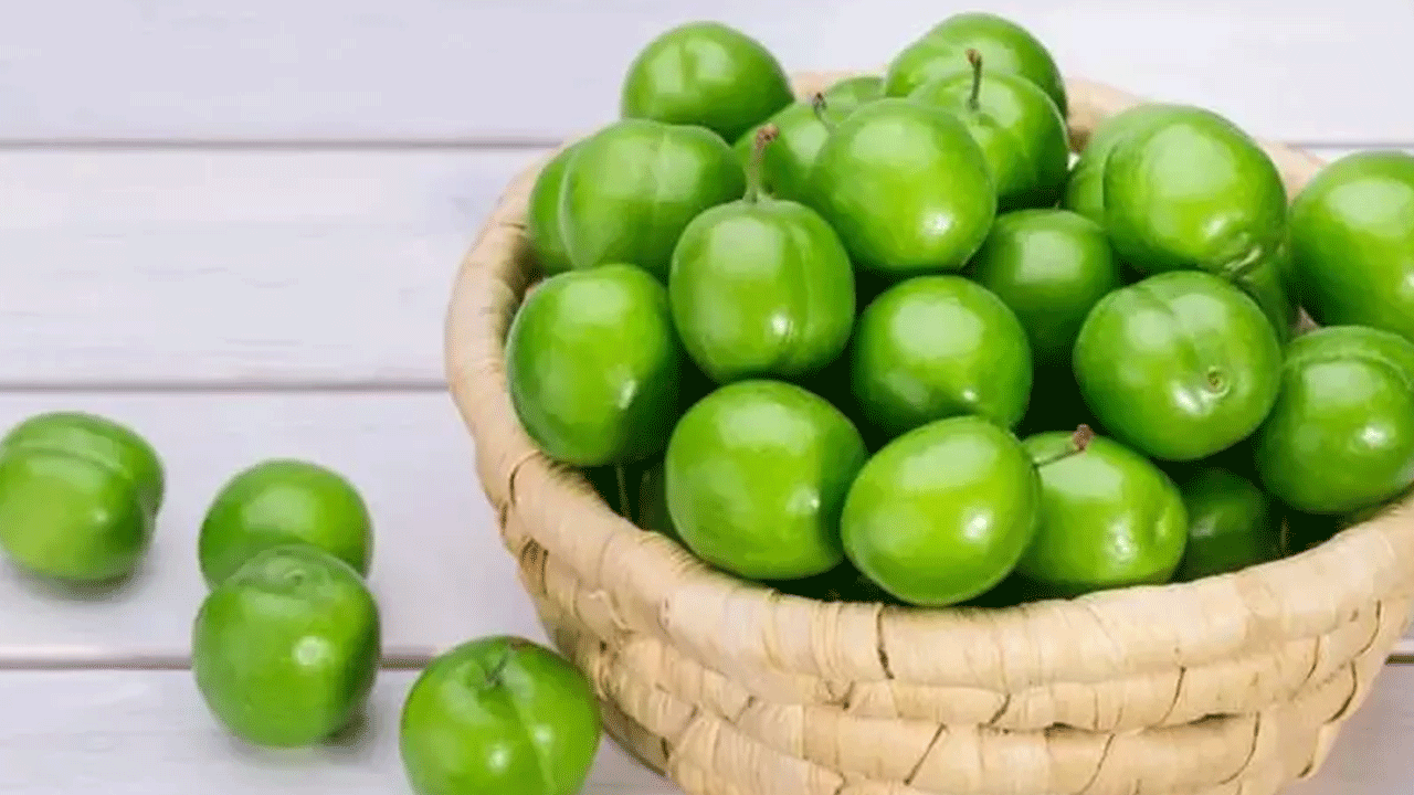 Foto - Meğer yıllardır yanlış biliyormuşuz: Eriği bu şekilde yiyenler dikkat!