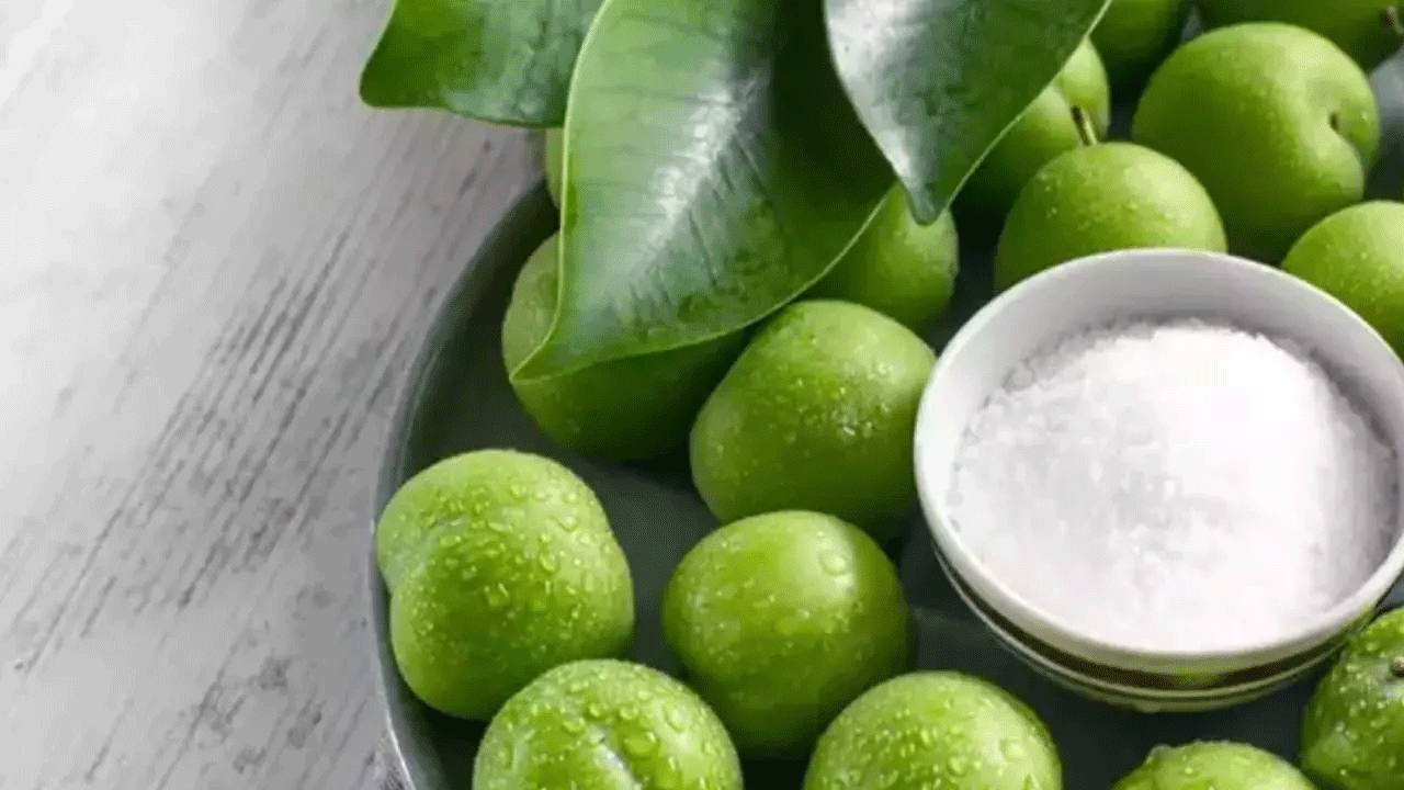 Foto - Meğer yıllardır yanlış biliyormuşuz: Eriği bu şekilde yiyenler dikkat!