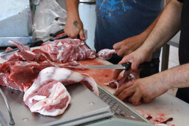 Foto - Meğerse herkes yanlış biliyormuş! Yapan bin pişman! Kurban etini sakın ha sakın böyle kesmeyin