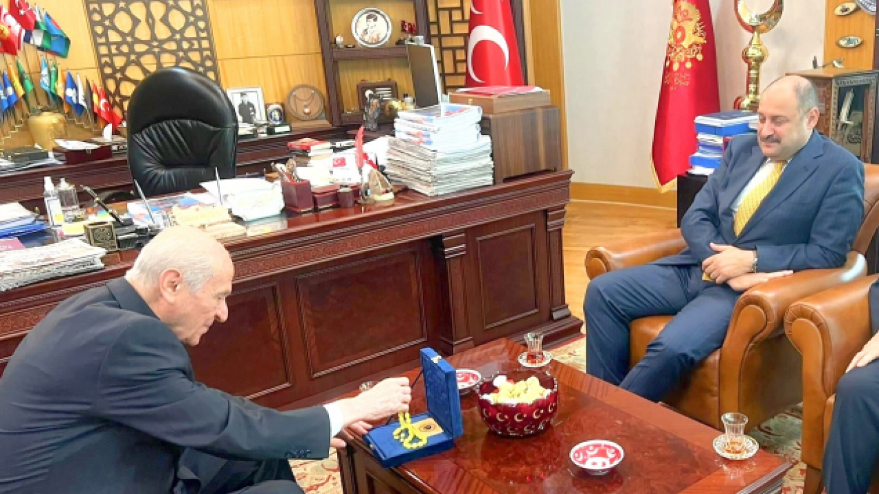 Foto - Mehmet Kasım Gülpınar'dan olay ziyaret! Herkesin aklında 'O partiye mi katılıyor?' sorusu var