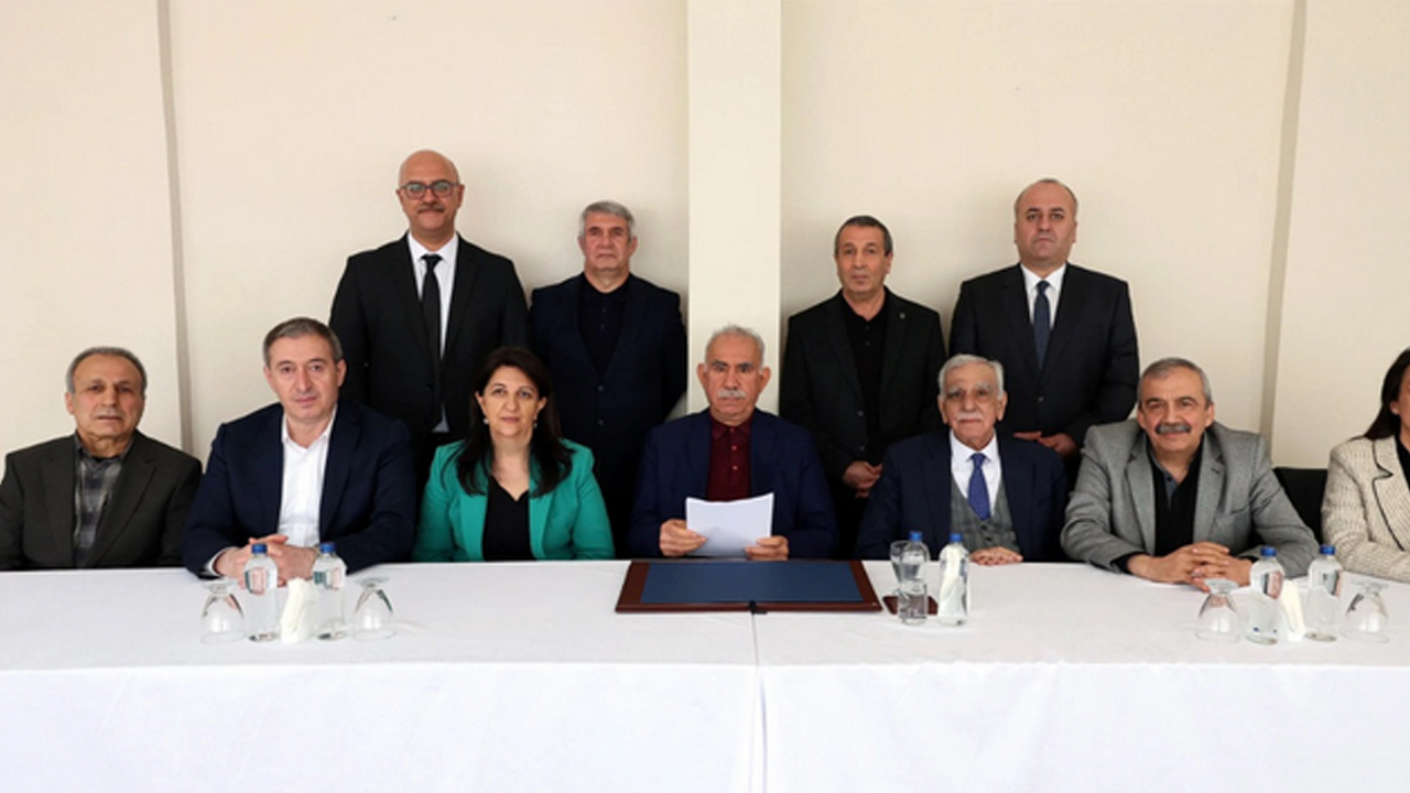 Foto - Mehmet Uçum’dan çarpıcı terör çıkışı! Çağrı üzerinden mesajı verdi...