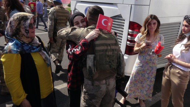 Foto - Mehmetçik dualarla sınır ötesine uğurlandı