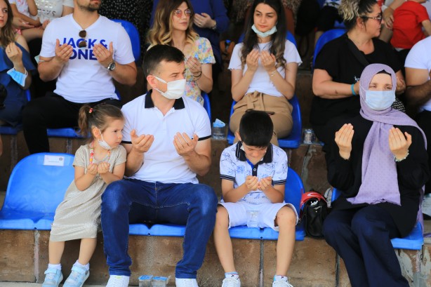 Foto - Mehmetçik dualarla sınır ötesine uğurlandı