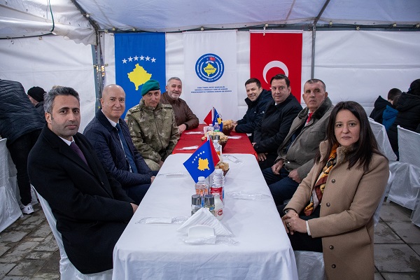 Foto - Mehmetçik Kosova'da iftar programı düzenledi