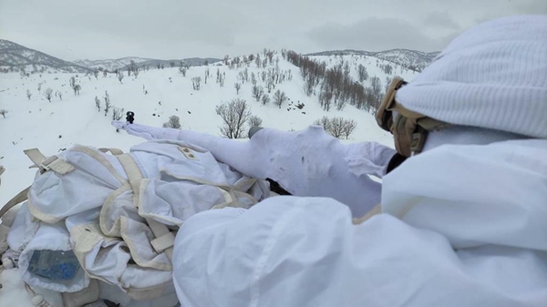 Foto - Mehmetçik sahaya indi... Hainler kıskaca alındı